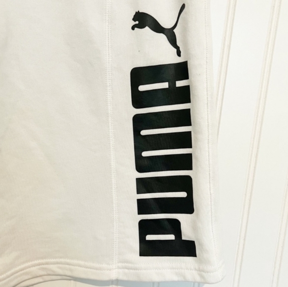 PUMA Heavy Wool Shorts - Picture 3 of 5